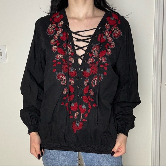 Da-Nang Black and Floral Lace-Up Blouse Medium - Picture 3 of 6